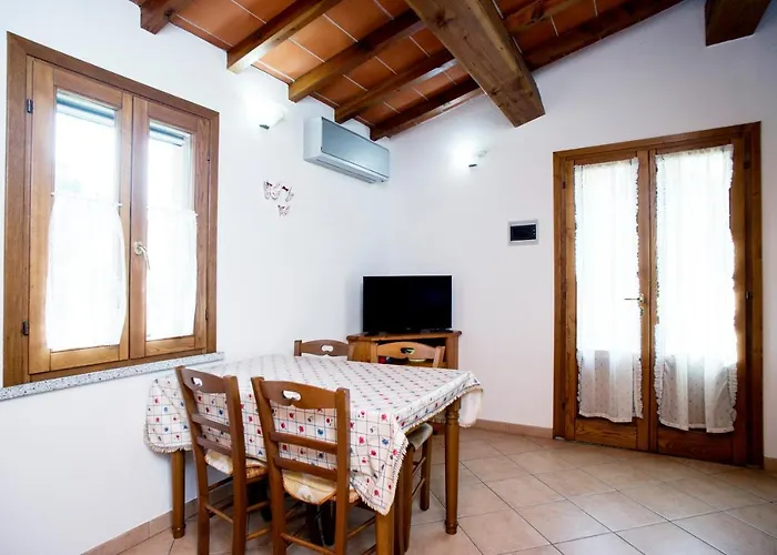 Residenza Le Tartarughe 坎普码港